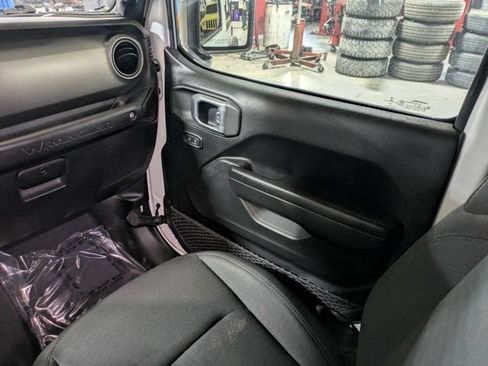 Used 2020 Jeep Wrangler Sport AWD/4WD image 19