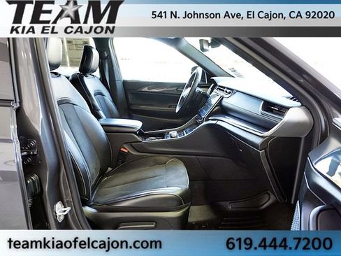 Used 2022 Jeep Grand Cherokee L Laredo image 12