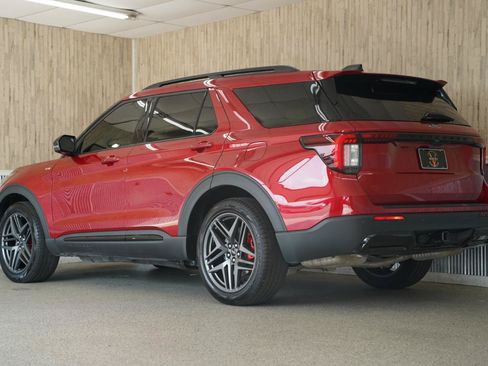 Used 2026 Ford Explorer ST-Line w/ ST-Line Street Pack RWD image 7