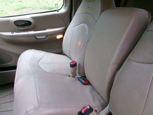 Used 1999 Ford F150 Lariat image 19