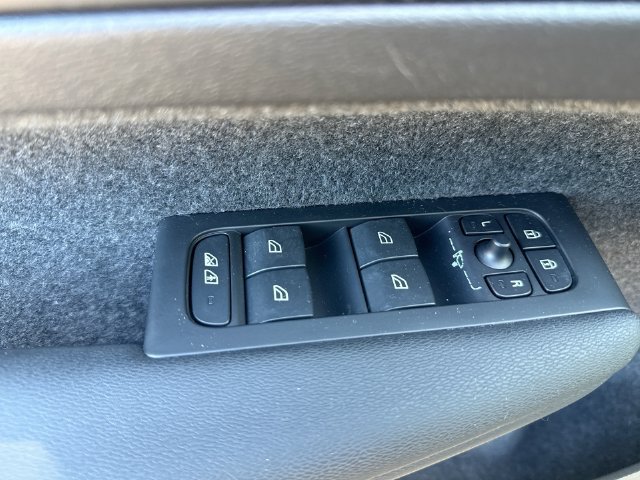 Certified 2023 Volvo C40 P8 Recharge Ultimate AWD/4WD image 18