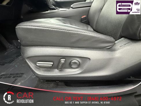 Used 2023 Toyota Camry XSE image 13