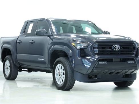 Used 2024 Toyota Tacoma SR5 w/ SR5 Upgrade Package RWD image 3