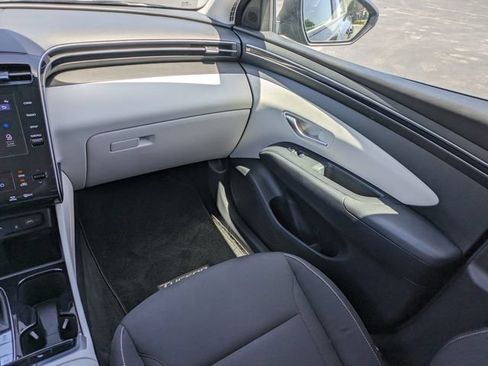 Certified 2024 Hyundai Tucson SEL FWD image 17