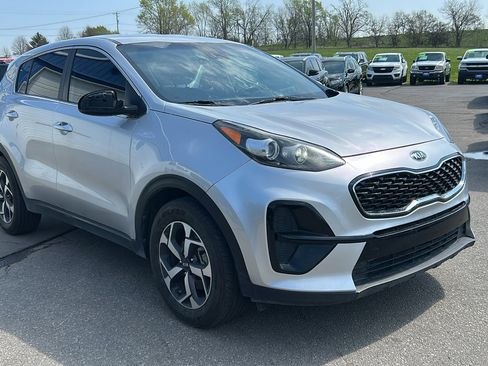 Used 2020 Kia Sportage LX image 4