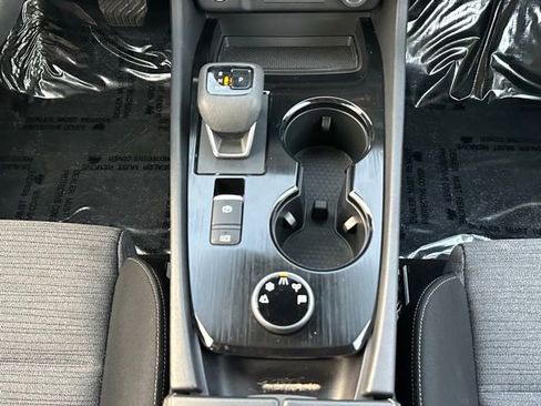 Used 2023 Nissan Rogue SV image 32