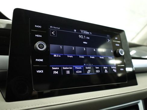 New 2026 Volkswagen Taos SE image 16