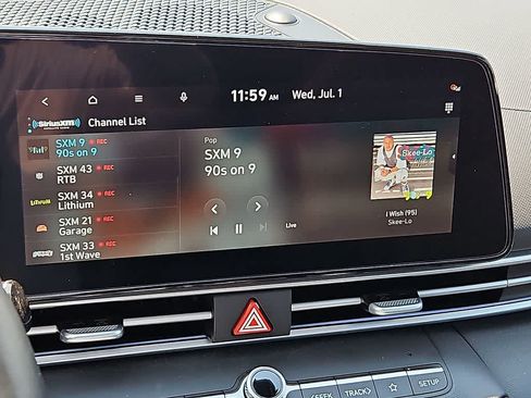 Used 2025 Hyundai Elantra Limited FWD image 17