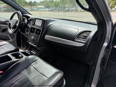 Used 2015 Dodge Grand Caravan R/T FWD image 23