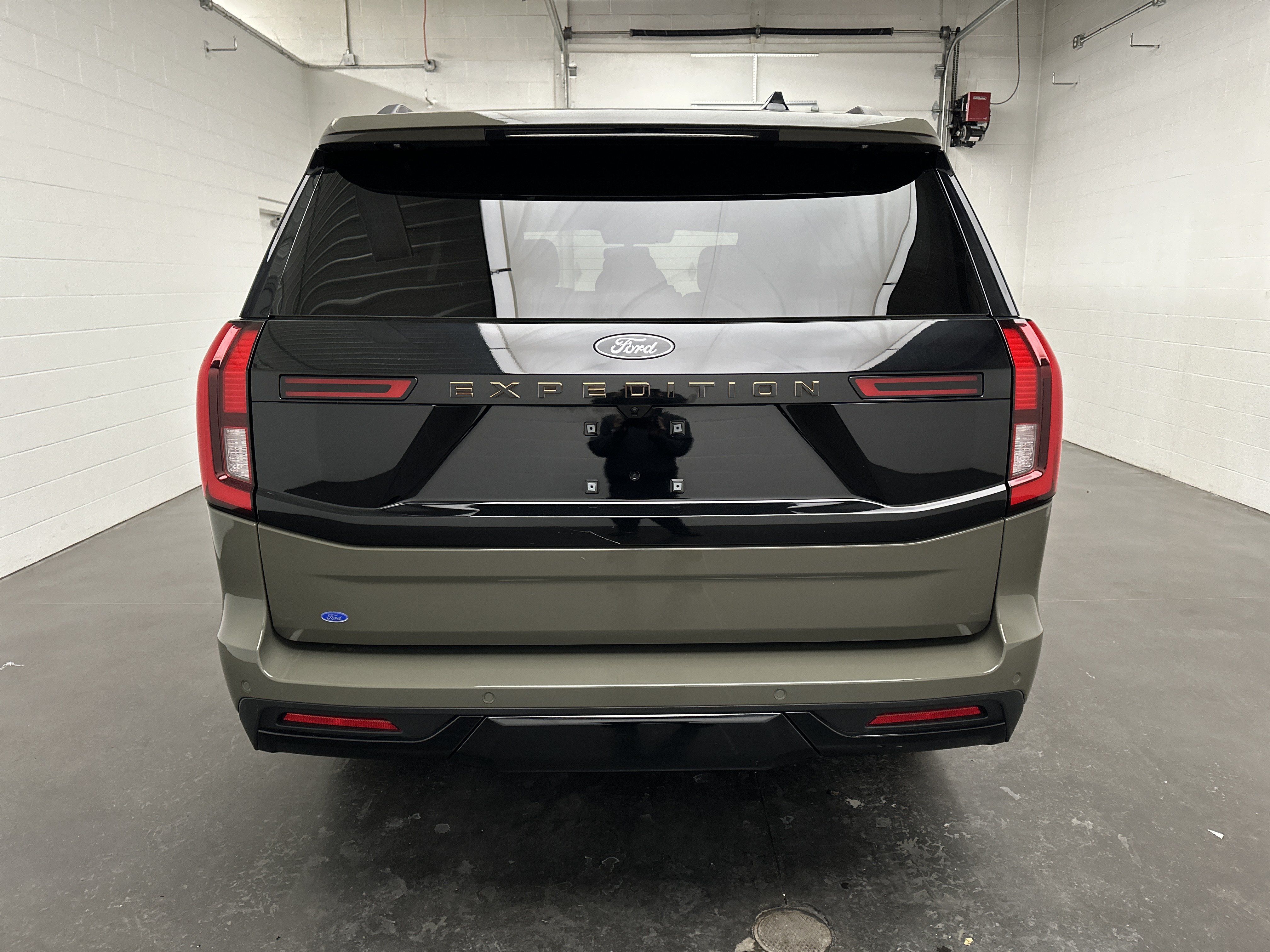 Used 2025 Ford Expedition Tremor AWD/4WD image 9