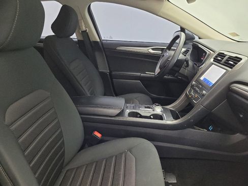 Used 2020 Ford Fusion SE FWD image 21