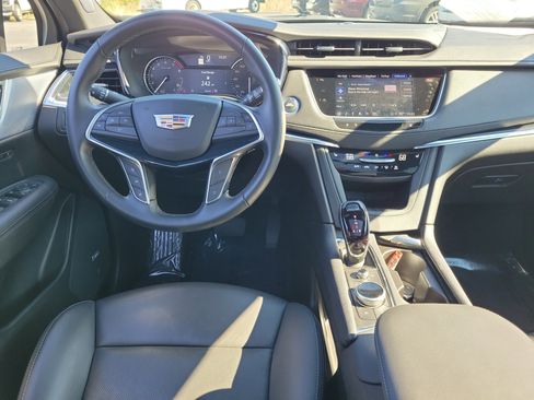 Used 2025 Cadillac XT5 Premium Luxury AWD/4WD image 10