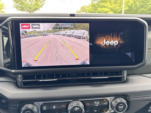 New 2025 Jeep Gladiator Mojave image 3