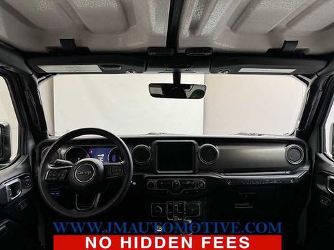 Used 2023 Jeep Wrangler Unlimited w/ 8.4" Radio Group AWD/4WD image 12