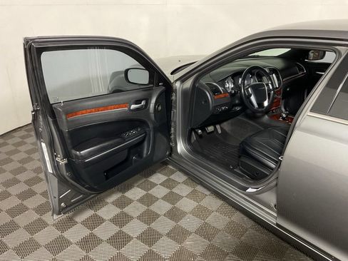 Used 2012 Chrysler 300 Limited RWD image 16