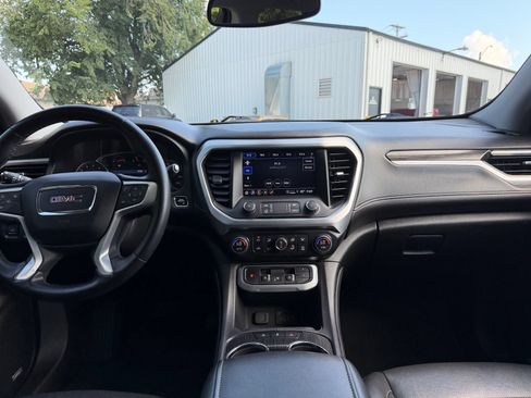 Used 2023 GMC Acadia SLT FWD image 19