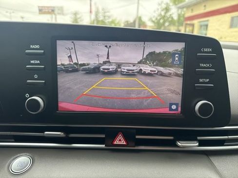 Used 2023 Hyundai Elantra SEL w/ Cargo Package FWD image 31