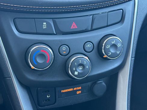 Used 2018 Chevrolet Trax LS AWD/4WD image 20