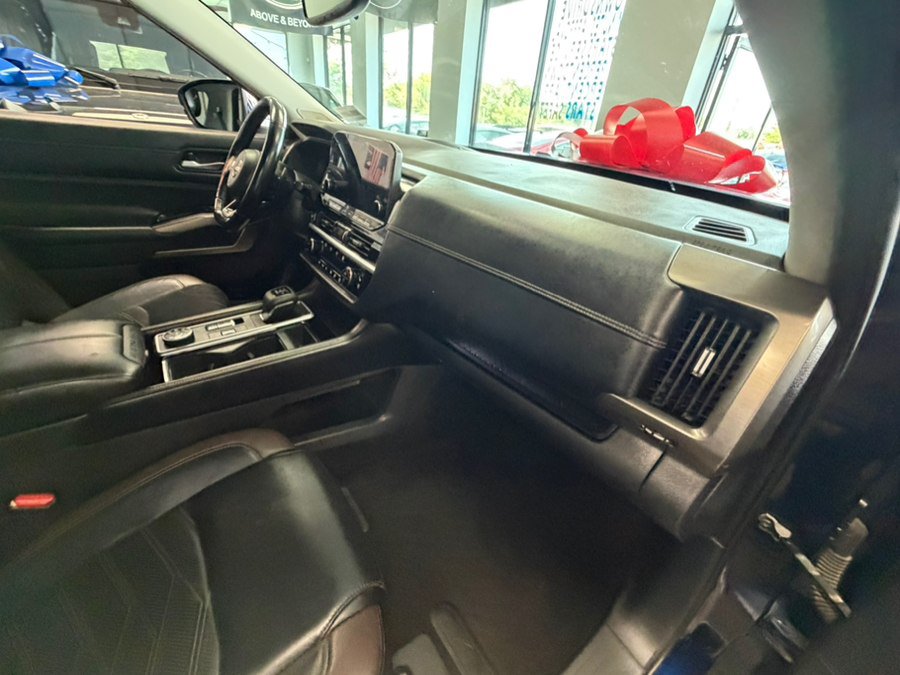 Used 2022 Nissan Pathfinder Platinum AWD/4WD image 46