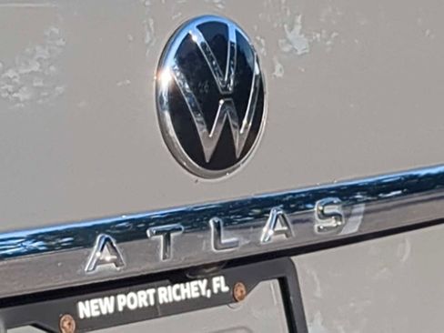 Used 2022 Volkswagen Atlas Cross Sport SE image 13