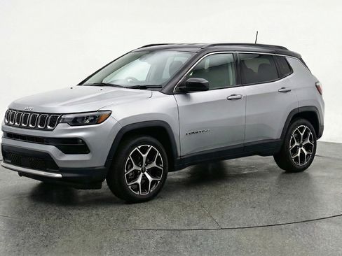 Used 2025 Jeep Compass Limited AWD/4WD image 3