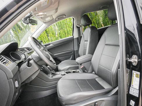 Used 2021 Volkswagen Tiguan S image 16