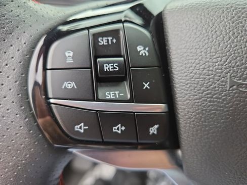 Used 2023 Ford Explorer ST-Line AWD/4WD image 25