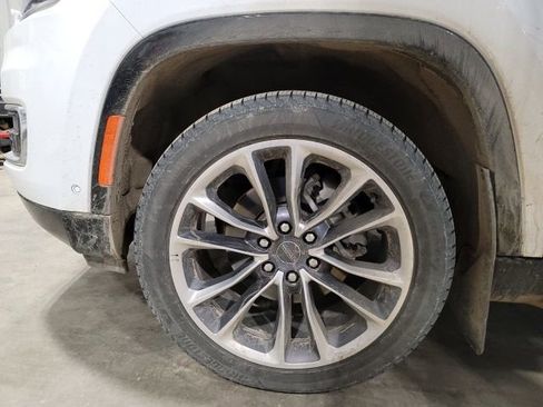 Used 2024 Jeep Wagoneer Series II w/ Premium Group I image 9