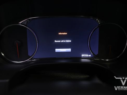 Used 2021 GMC Acadia SLT w/ Technology Package image 23