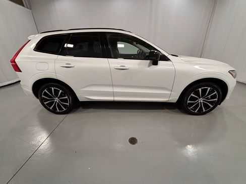 Certified 2025 Volvo XC60 B5 Plus image 5