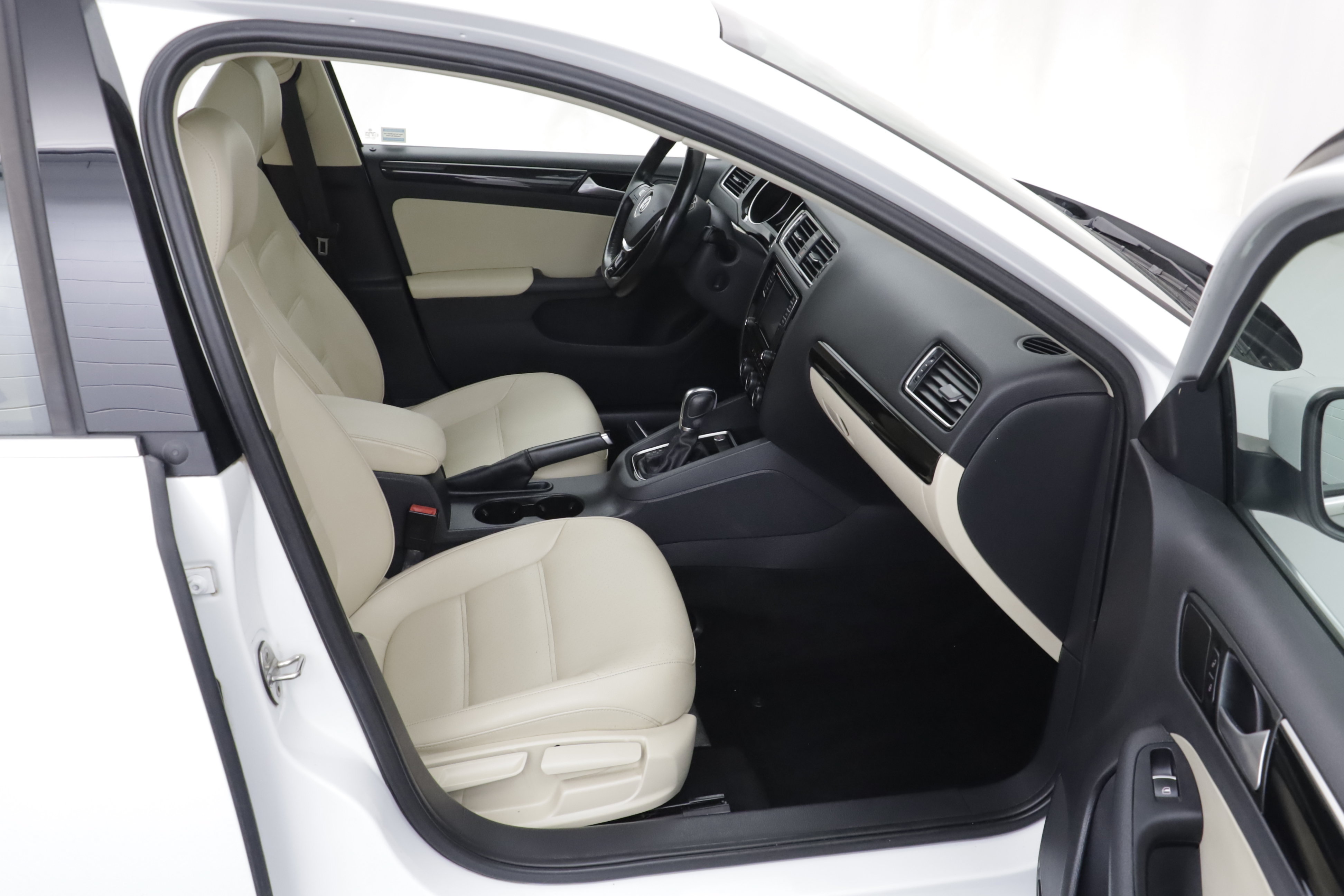 Used 2017 Volkswagen Jetta SEL FWD image 24