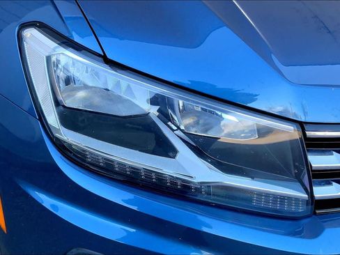Used 2020 Volkswagen Tiguan SE image 27