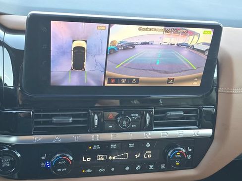 Certified 2026 Nissan Pathfinder Platinum w/ Accent Package AWD/4WD image 20