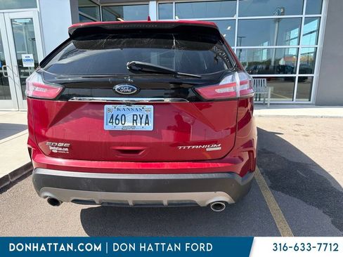 Used 2020 Ford Edge Titanium FWD image 5