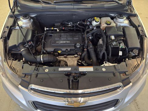 Used 2015 Chevrolet Cruze LT FWD image 30