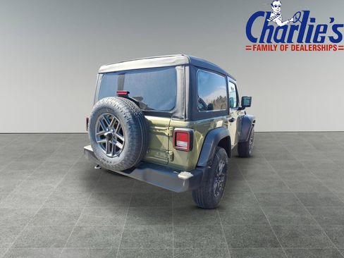 Used 2026 Jeep Wrangler Sport AWD/4WD image 4