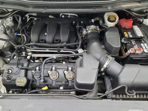 Used 2018 Ford Explorer XLT image 30