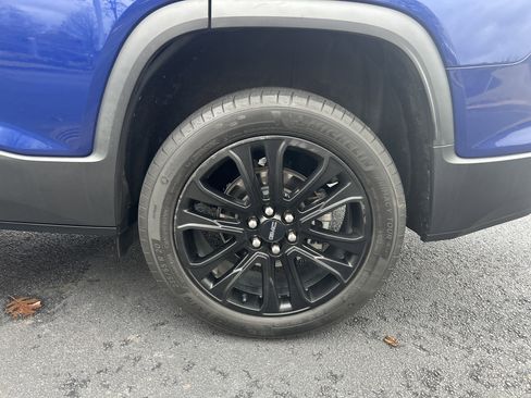 Used 2023 GMC Acadia SLT w/ Elevation Edition image 35