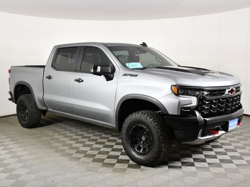 Used 2024 Chevrolet Silverado 1500 ZR2 w/ Technology Package AWD/4WD image 4