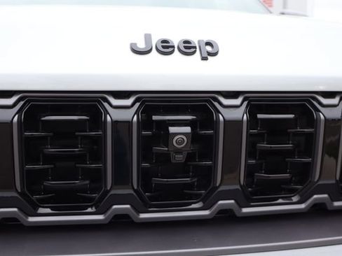 Used 2026 Jeep Grand Cherokee Summit w/ Obsidian Package AWD/4WD image 7