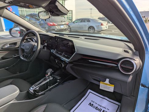 New 2026 Chevrolet Trax RS w/ Sunroof Package image 38