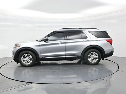 Used 2024 Ford Explorer XLT RWD image 35