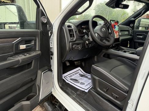 New 2026 RAM 3500 Laramie AWD/4WD image 18