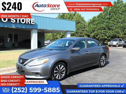Used 2017 Nissan Altima 2.5 SV FWD image 2
