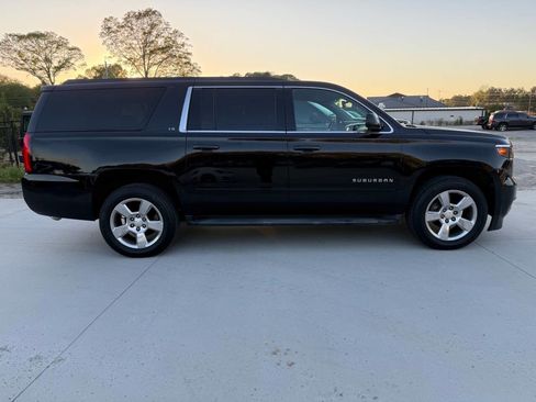 Used 2016 Chevrolet Suburban LS image 7