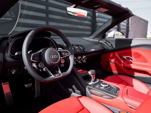 Used 2023 Audi R8 V10 performance image 4