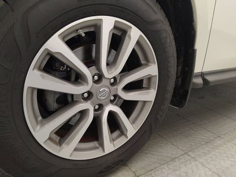 Used 2014 Nissan Pathfinder S FWD image 31