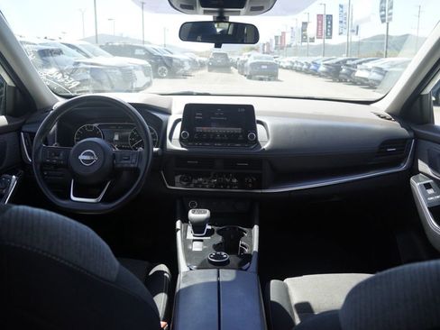 Used 2023 Nissan Rogue SV image 20