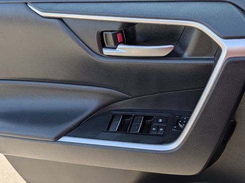 Certified 2025 Toyota RAV4 XLE w/ Convenience Package FWD image 24