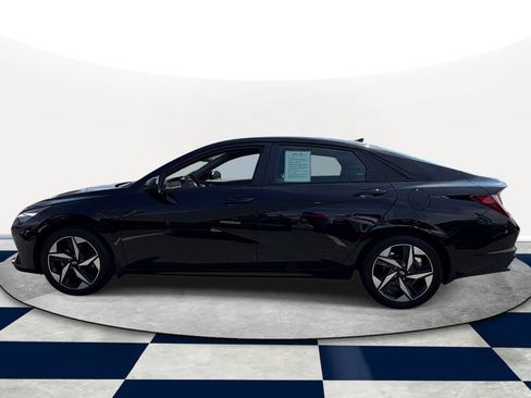 Certified 2023 Hyundai Elantra SEL w/ Convenience Package FWD image 3